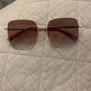 Le Specs women’s sunglasses. Gold square.